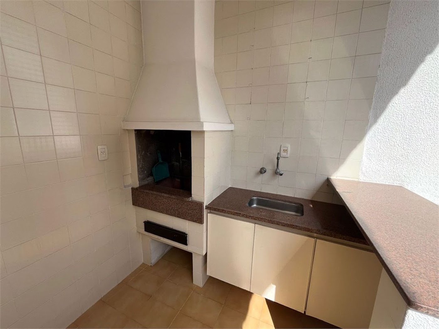 Apartamento com 4 dormitórios à venda, 259 m² por R$ 900.000,00 - Jardim Três Marias - Guarujá/SP