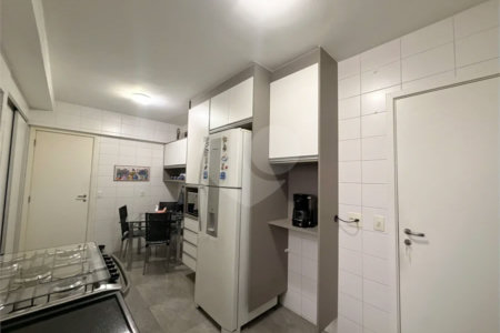 Apartamento à venda com 3 suítes em Jardim Marajoara, São Paulo, SP