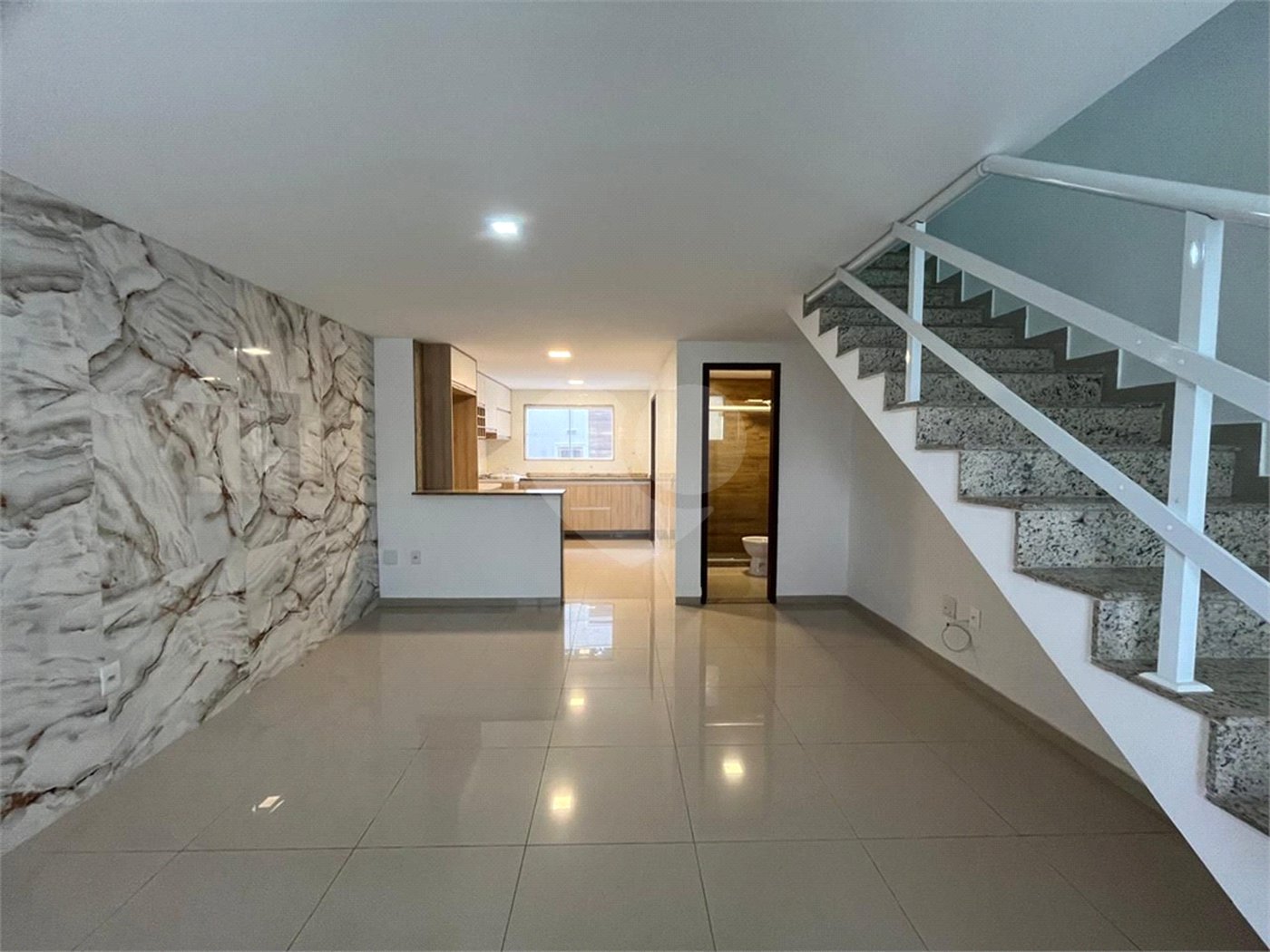 Casa à venda com 3 quartos, sendo 2 suítes, no condomínio Notting Hill - Campo Grande, Rio de Janeiro - RJ