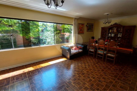 Casa à venda com 4 quartos, sendo 2 suítes, em Jardim São Caetano, São Caetano do Sul, SP