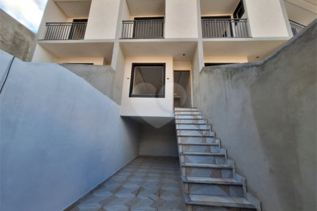Sobrado à venda com 3 quartos, sendo 1 suíte, em Vila do Castelo, São Paulo, SP