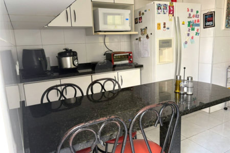 Casa à venda com 3 quartos, sendo 1 suíte, no condomínio Villagio Vicino, São Paulo - SP