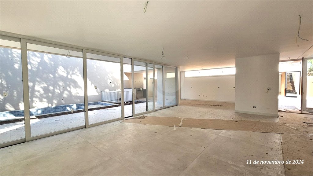 Casa à venda com 4 suítes no condomínio Garda, São Paulo - SP