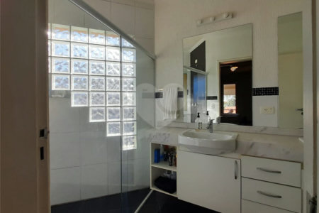 Casa à venda ou para alugar com 4 quartos, sendo 2 suítes, em City América, São Paulo, SP