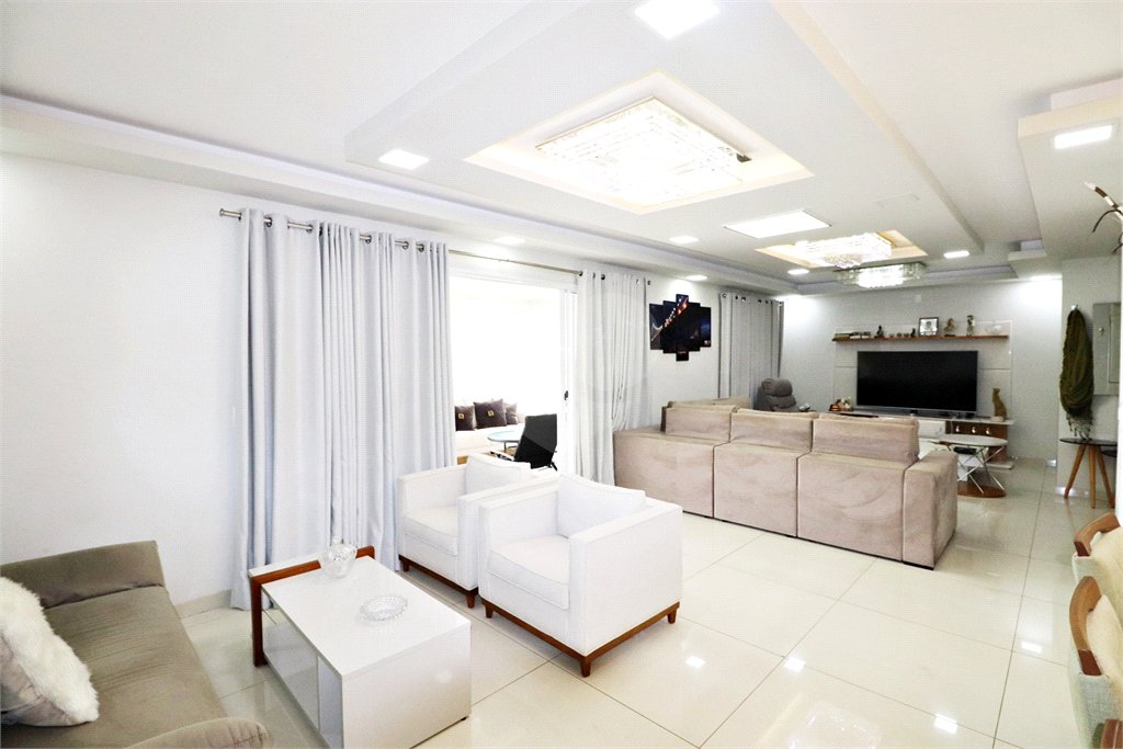Apartamento à venda com 3 suítes em Santana, São Paulo, SP