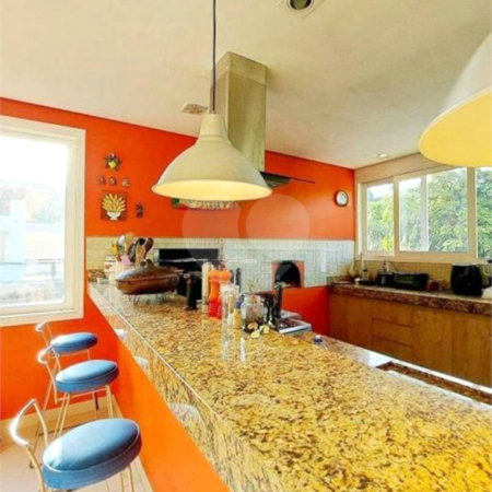 Casa à venda com 3 suítes no condomínio Vale da Santa Fé, Vinhedo - SP