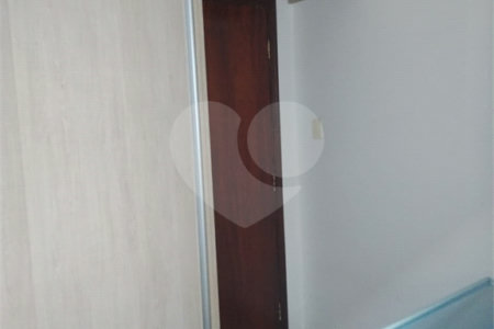 Casa Térrea com 3 dormitórios.