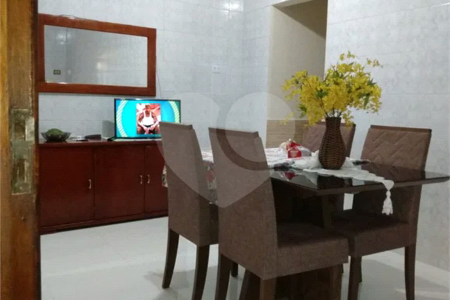 Sobrado à venda com 3 quartos, sendo 1 suíte, em Tremembé, São Paulo, SP