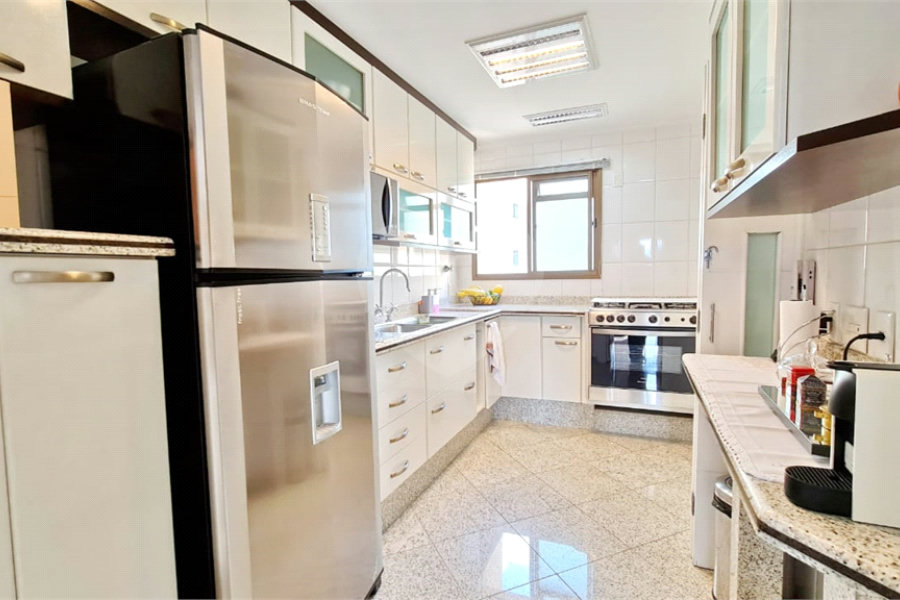 Apartamento à venda com 3 suítes em Santa Terezinha, São Paulo, SP