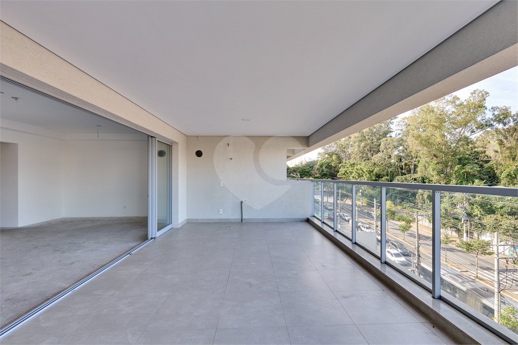 Apartamento à venda com 3 suítes em Jardim Marajoara, São Paulo, SP