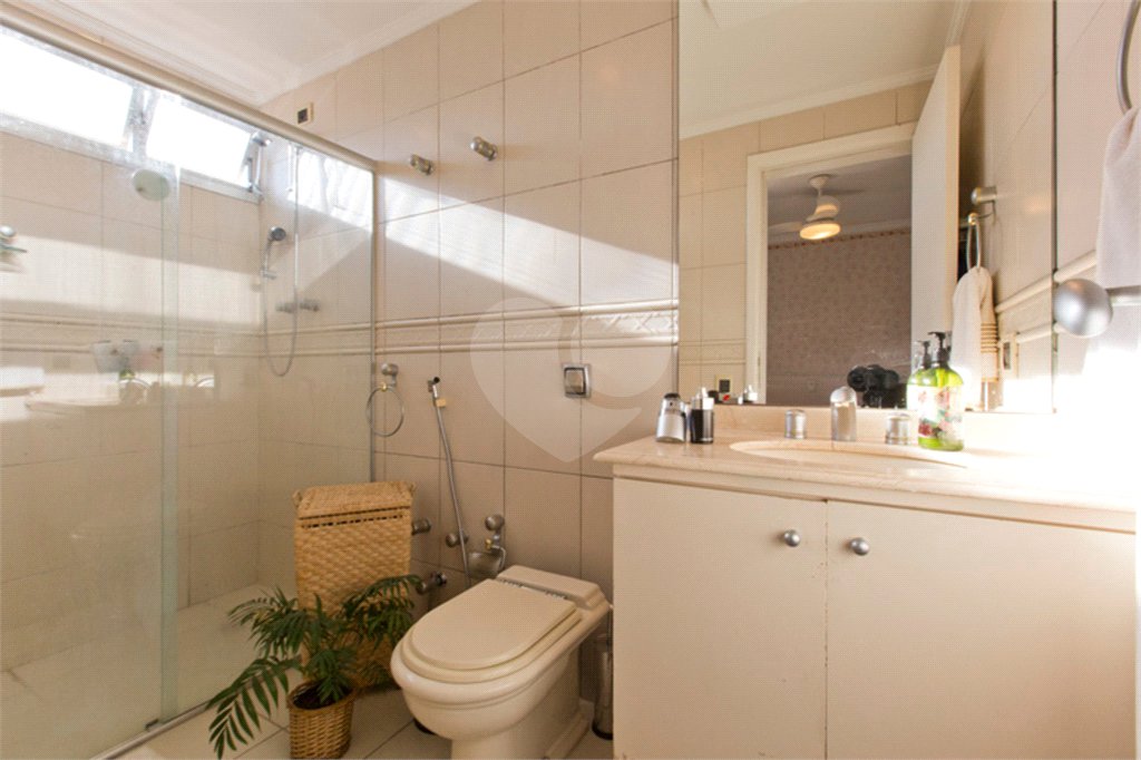 Apartamento à venda com 4 quartos, sendo 3 suítes, em Campo Belo, São Paulo, SP