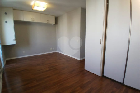 Cobertura à venda com 4 quartos, sendo 3 suítes,  em Cidade São Francisco, São Paulo, SP