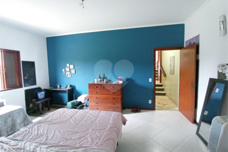Casa à venda com 4 suítes no condomínio Estância Marambaia, Vinhedo - SP