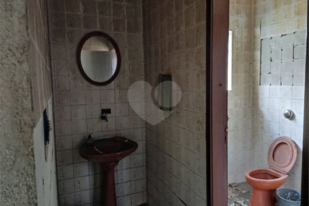Casa à venda com 4 quartos em Vila Anastácio, São Paulo, SP