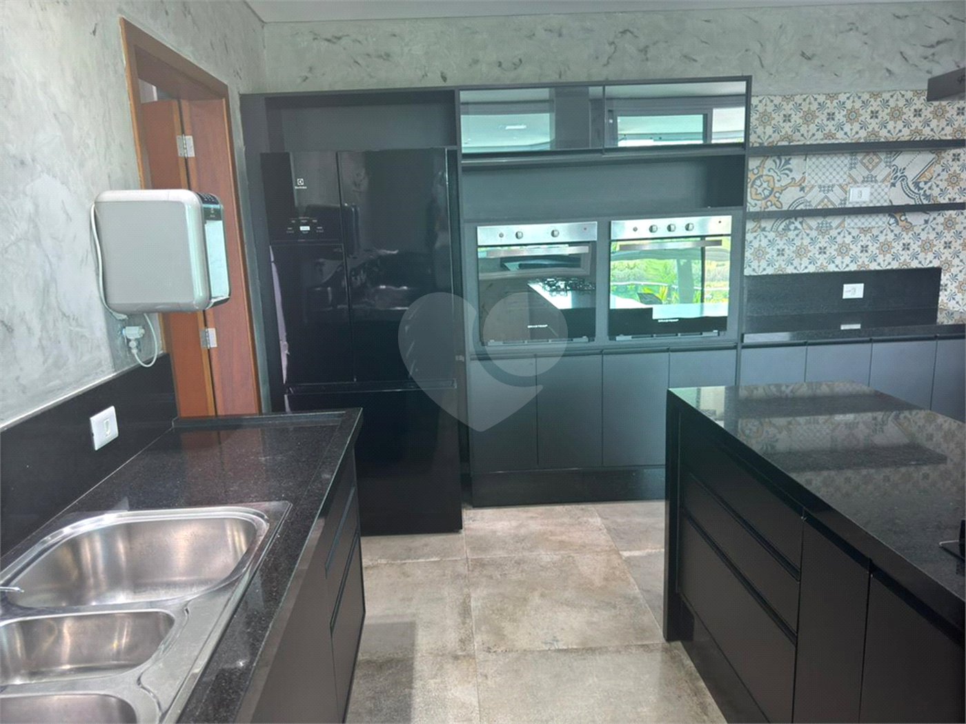 Casa à venda com 3 suítes no condomínio Aruã, Mogi das Cruzes - SP