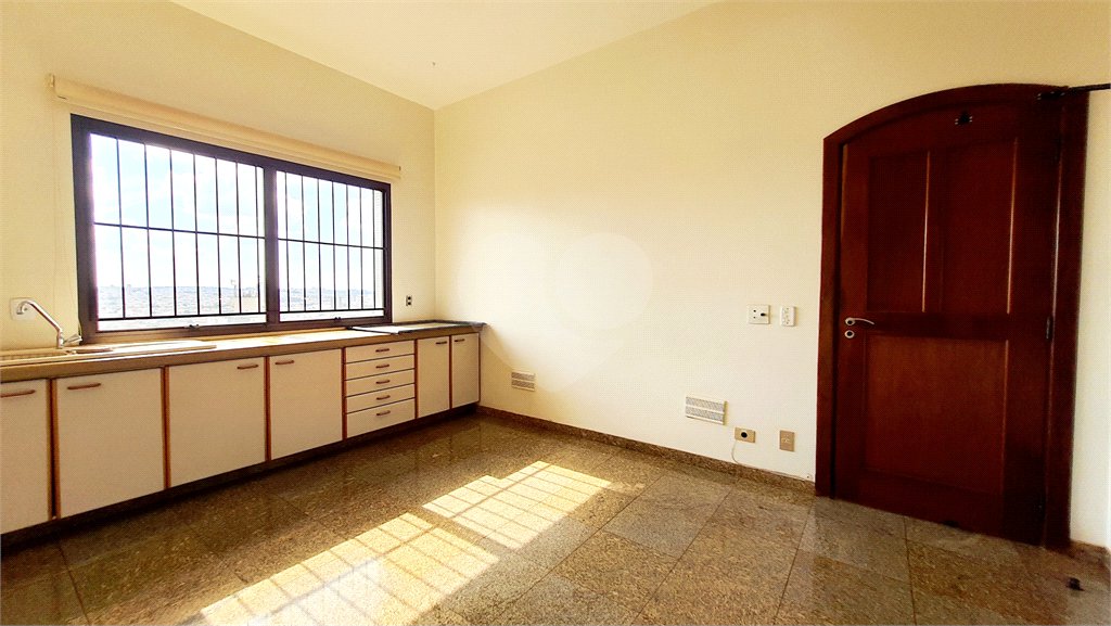 Apartamento à venda com 4 quartos, sendo 2 suítes,  em Vila Seixas, Ribeirão Preto, SP
