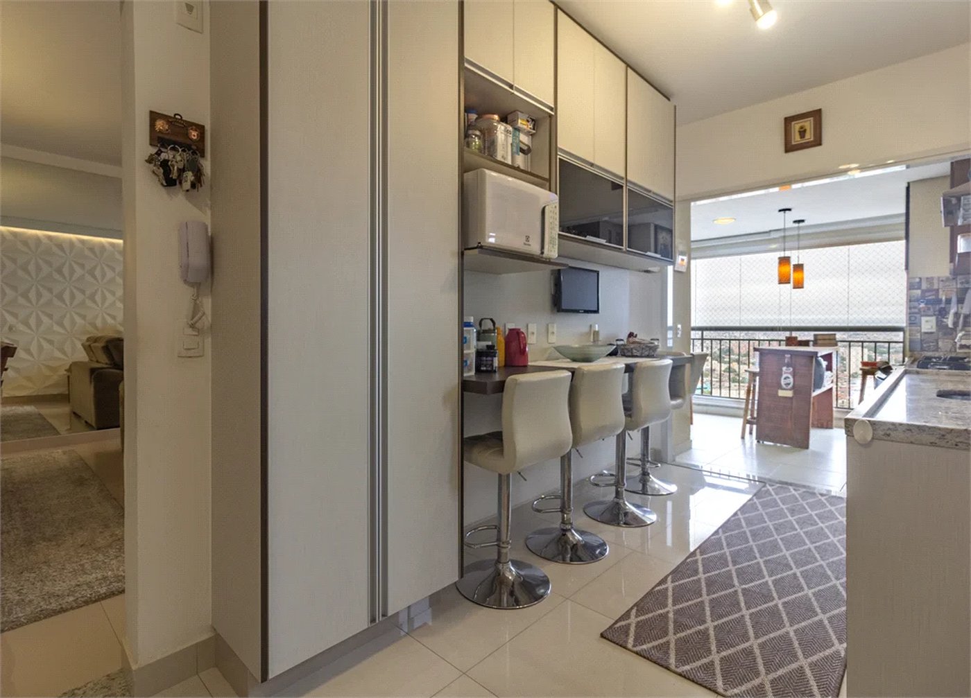 Apartamento à venda com 3 suítes em Parque Reboucas, São Paulo, SP