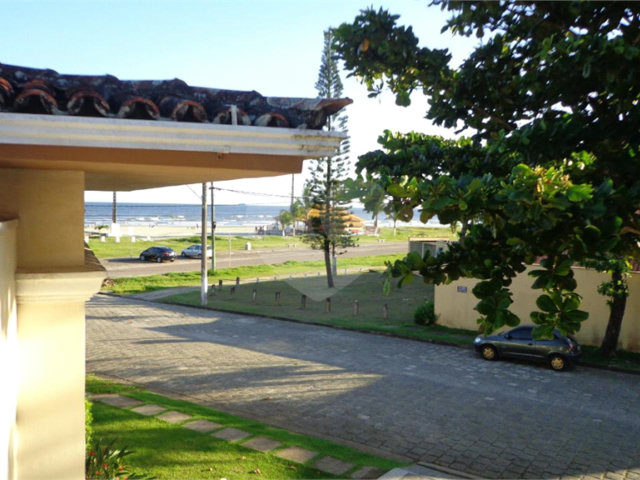 Sobrado à venda com 4 suítes em Região do Cibratel, Itanhaém, SP