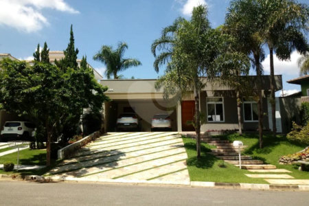 Casa à venda com 3 quartos, sendo 1 suíte, no condomínio Bosque de Grevilea, Vinhedo - SP