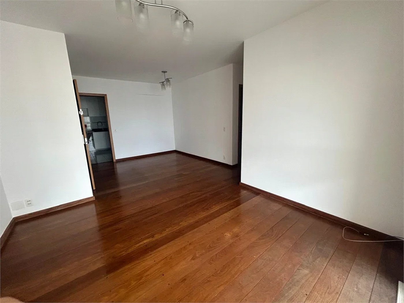 Apartamento para alugar com 3 quartos, sendo 1 suíte, em Pinheiros, São Paulo, SP