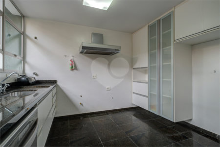 Sobrado à venda com 3 quartos, sendo 1 suíte,  em Granja Julieta, São Paulo, SP