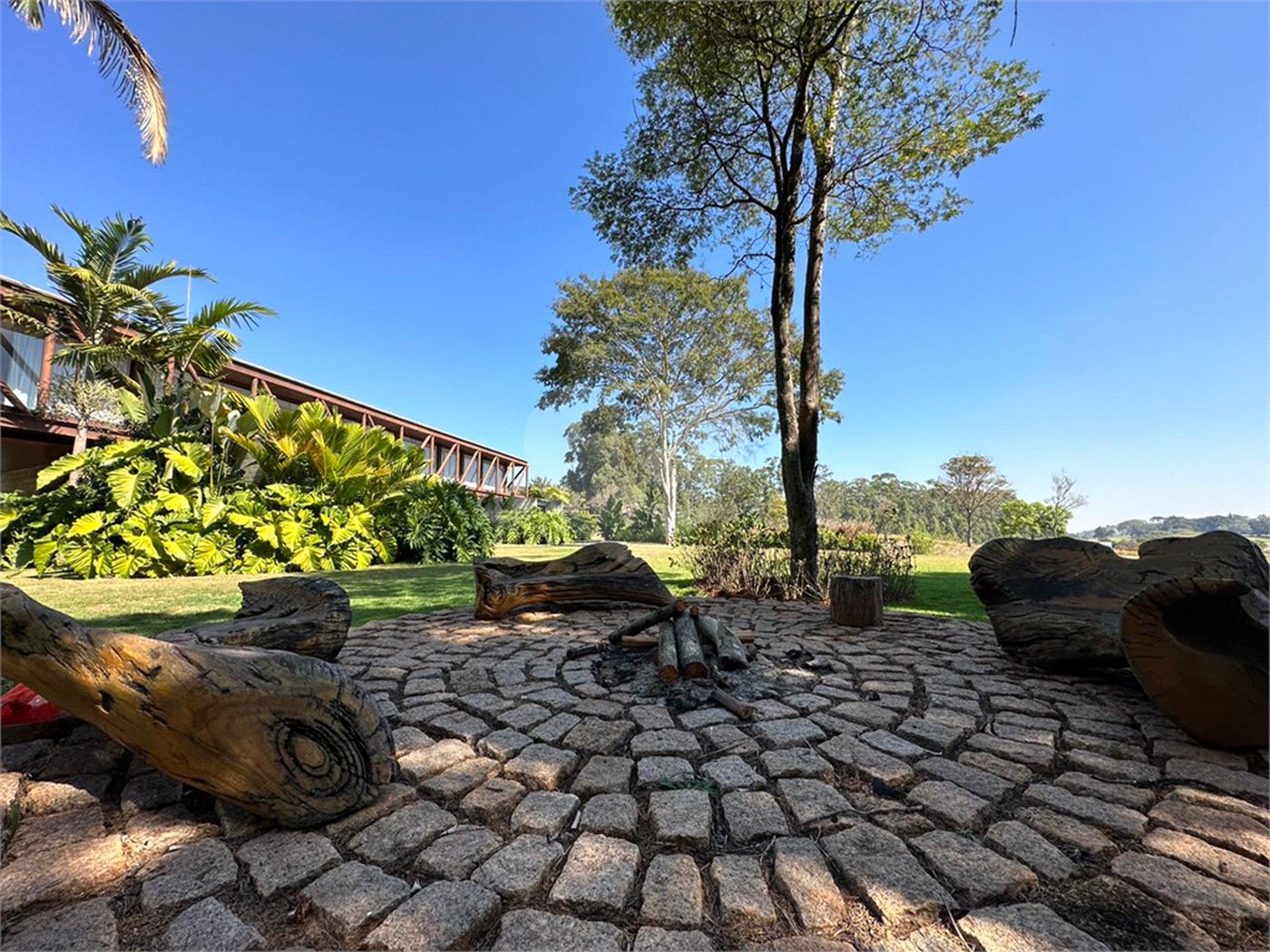 Casa à venda ou para alugar com 5 suítes no condomínio Fazenda Boa Vista, Porto Feliz - SP