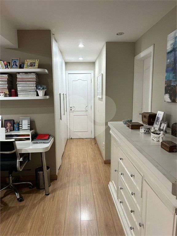 Apartamento à venda com 4 suítes em Real Parque, São Paulo, SP
