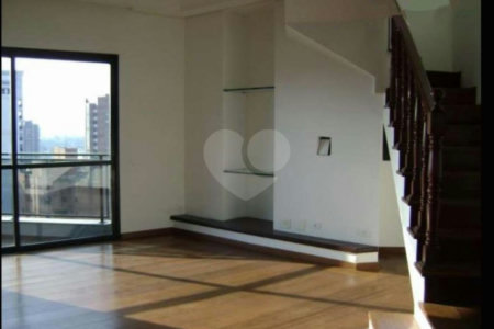Cobertura duplex com churrasqueira e piscina