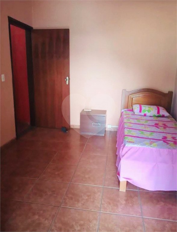 Sobrado à venda com 3 quartos, sendo 1 suíte, em Jardim Casa Branca, Suzano, SP