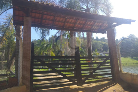 Sítio à venda com 4 quartos, sendo 1 suíte,  em Cruz das Almas, Biritiba-mirim, SP