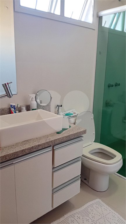 Sobrado à venda com 4 quartos, sendo 2 suítes,  em Vila Gilda, Santo André, SP