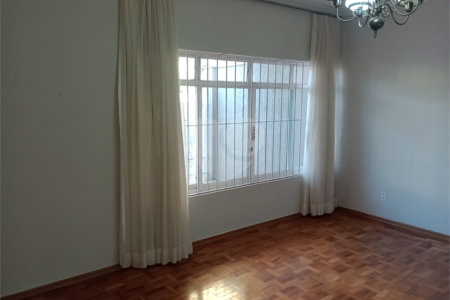 Casa à venda com 4 quartos, sendo 1 suíte, em Vila Rosa, Itapetininga, SP