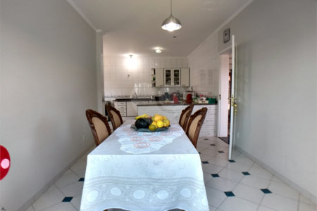 Casa à venda com 3 quartos, sendo 2 suítes,  no condomínio Vila Hípica I, Vinhedo - SP