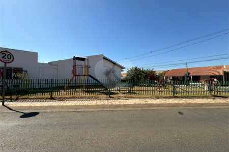 Casa à venda com 3 quartos, sendo 1 suíte, no condomínio Terra Nova, Várzea Grande - MT