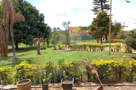 Excelente sítio, localizado no Jardim Tangará