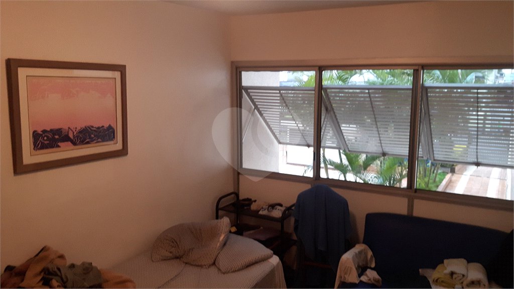 Apartamento de 2 quartos à venda perto do Metrô Paraíso! Excelente localização!