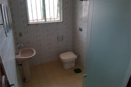 Sobrado à venda com 4 quartos, sendo 1 suíte, em Vila Gomes, São Paulo, SP
