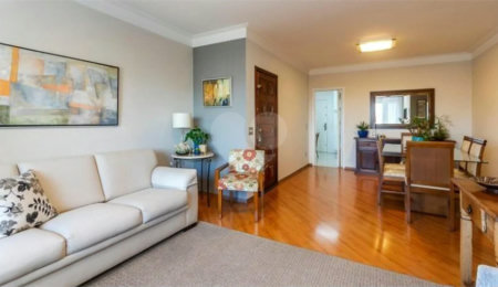 Apartamento à venda com 3 quartos, sendo 1 suíte,  em Campo Belo, São Paulo, SP