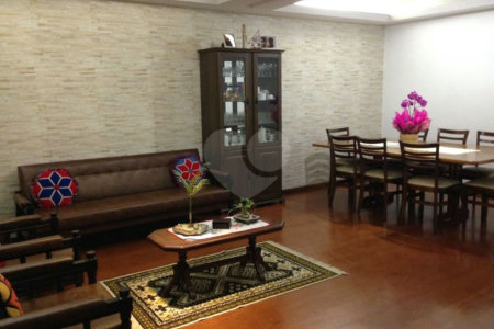Casa com 400m² , 4 dormitórios , sendo 4 suítes , 4 vagas , à venda no Jabaquara.