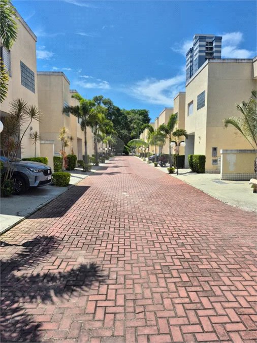 Casa em condomínio à venda em Valinhos no Residencial Santa Elisa com possibilidade de permuta por apartamento