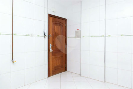 Apartamento - Centro - 1 Dormitório - Próximo ao Metrô - Venda