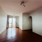 Vende-se Apartamento de 2 Quartos com Sacada na Vila Mascote