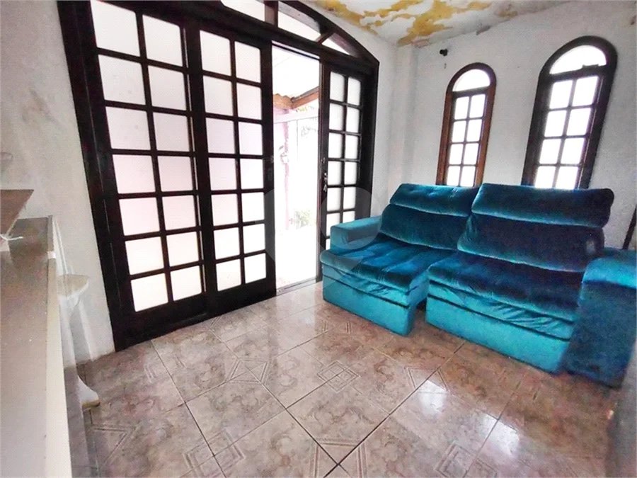 Casa Térrea de Esquina à Venda no Parque Vitória – Excelente Potencial!