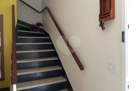 Terreno á venda com 2 casas na Vila Rosália, Guarulhos, SP.