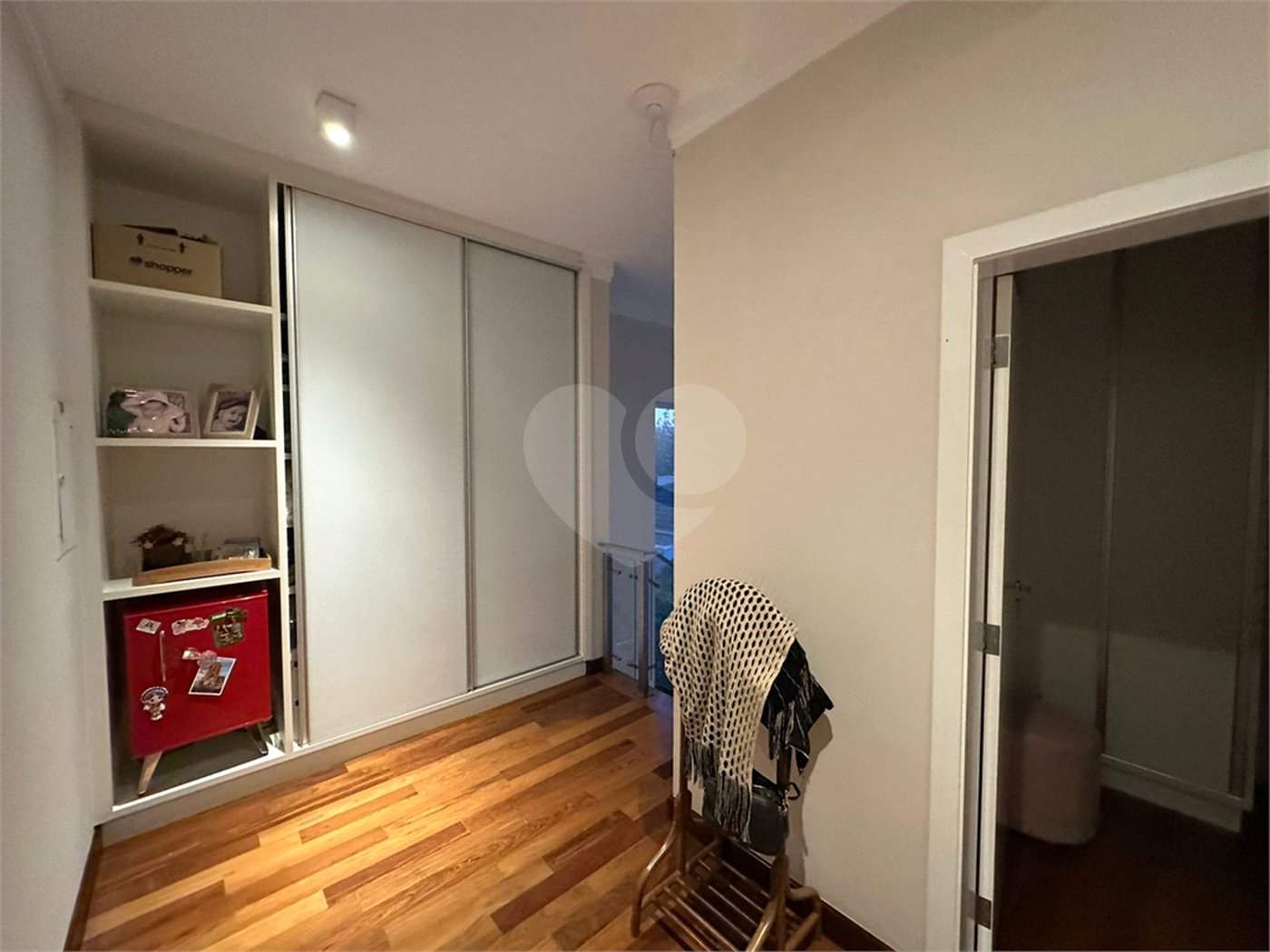 Casa a venda no condomínio Damha II