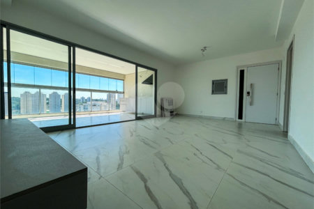 Apartamento à venda com 3 quartos, sendo 1 suíte,  em Jardim Marajoara, São Paulo, SP