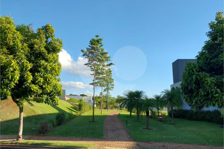 1008m² de frente pro campo de golf