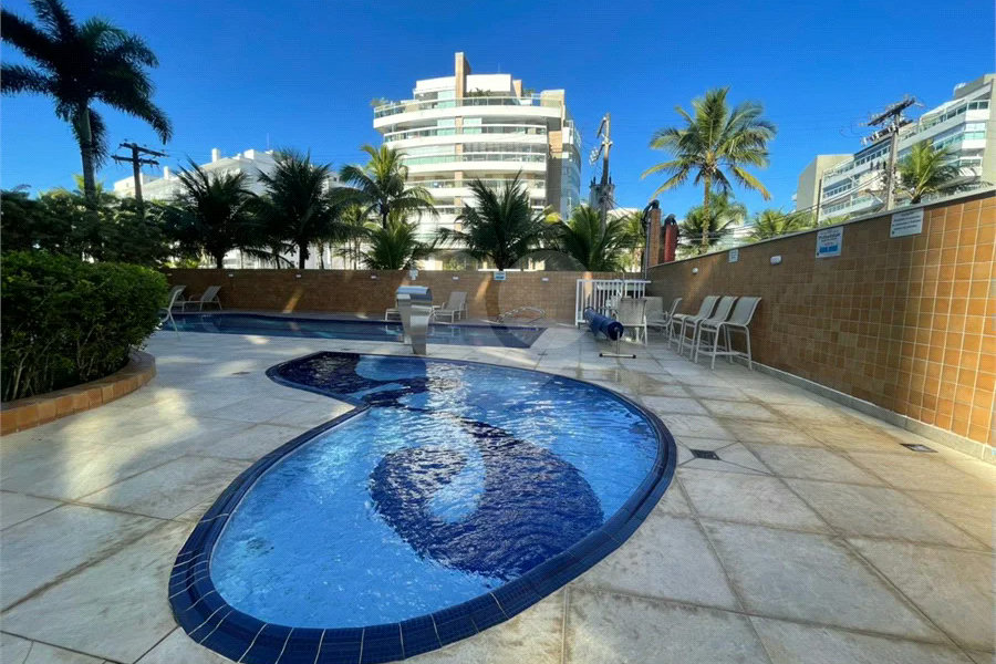 Apartamento à venda ou para alugar com 3 quartos, sendo 1 suíte,  em Riviera de São Lourenço, Bertioga, SP