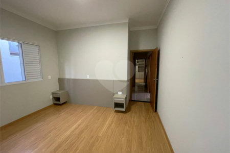 Casa no Condomínio Quebec