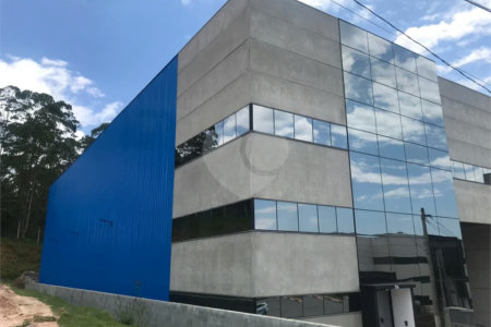 Galpão industrial com renda à venda em Cotia